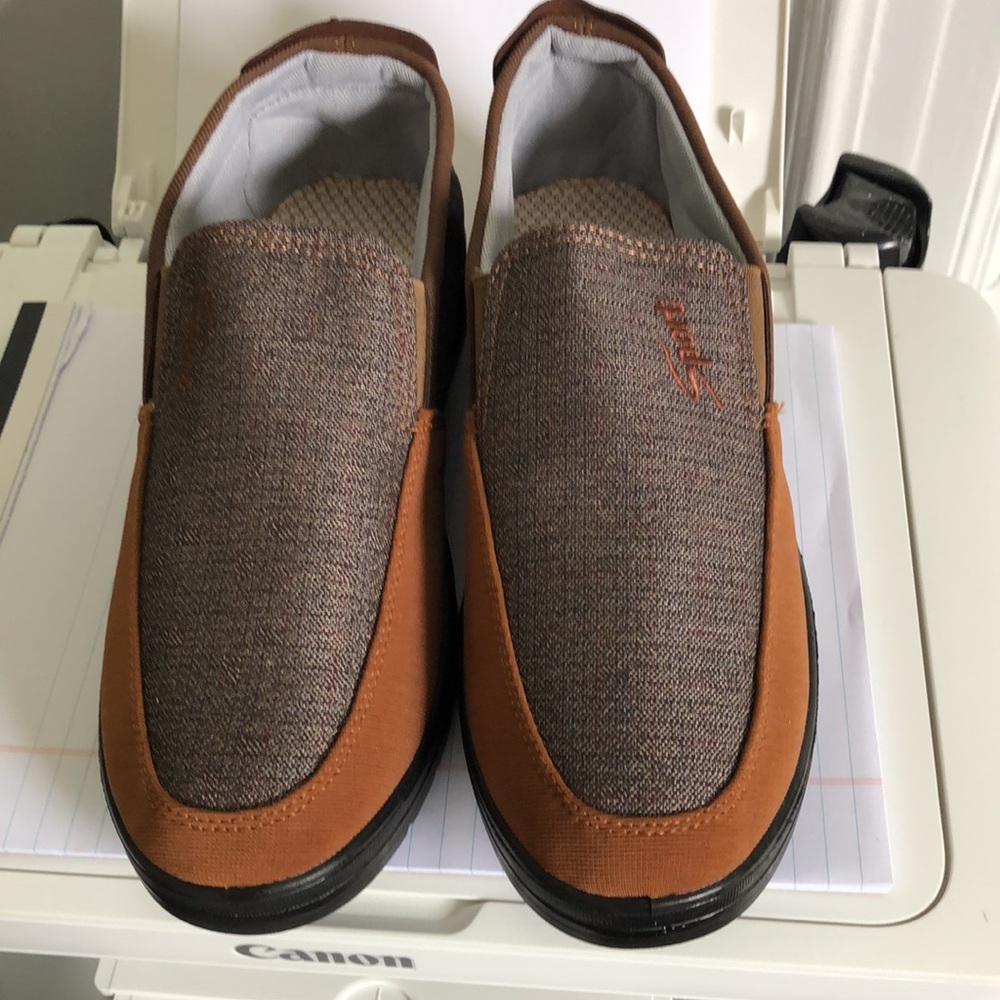 “SPORT” 10.5 Men’s loafers, new, never worn, ultralight, for all day comfort!
